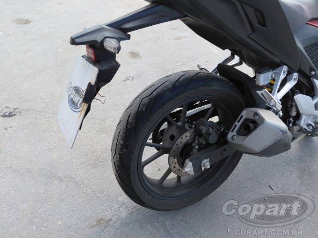 2025 HONDA CB 300F 