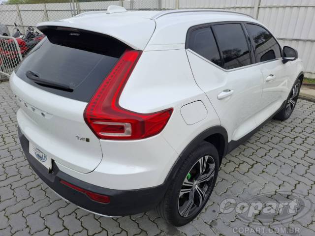 2020 VOLVO XC40 