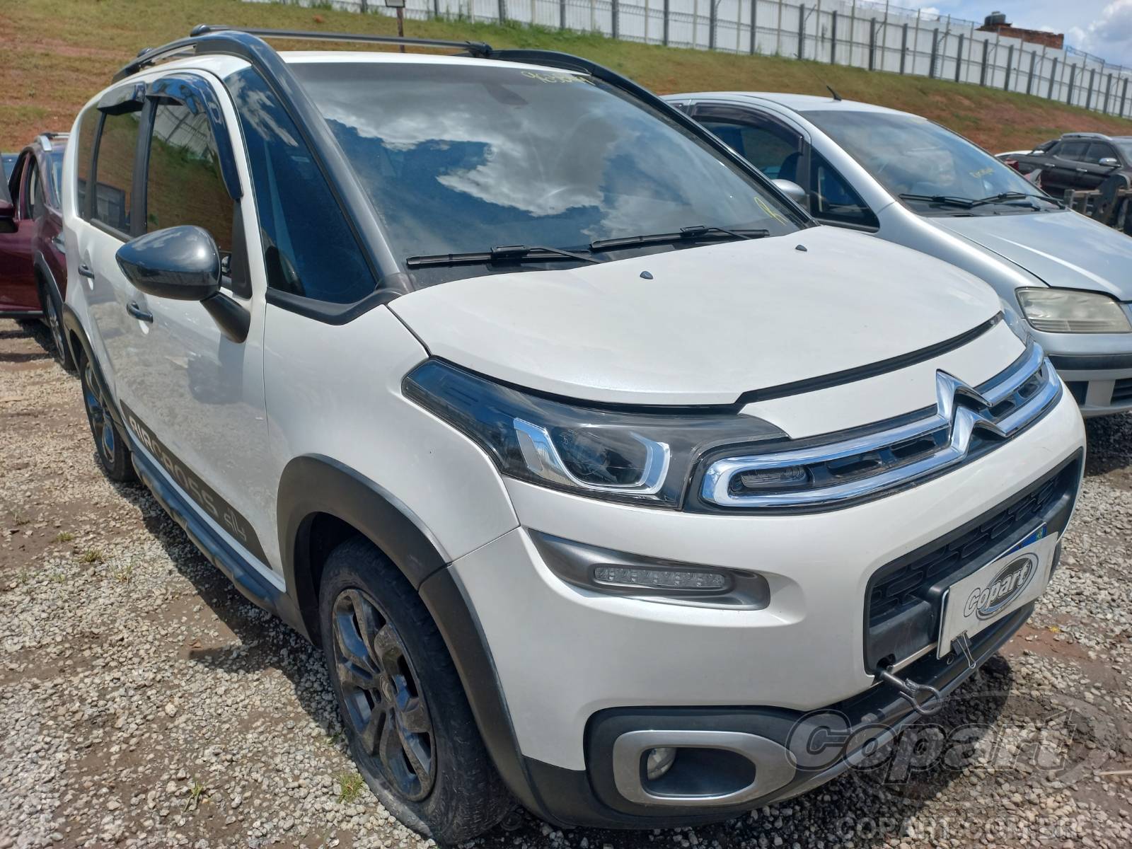 Veículo Citroën AIRCROSS Citroen Aircross Shine 1.6 16V 2016 Enchente Médio 2016 em leilão