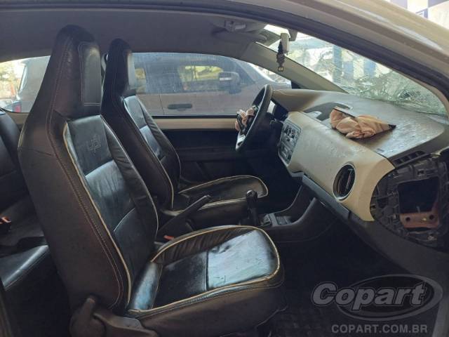 2015 VOLKSWAGEN UP 