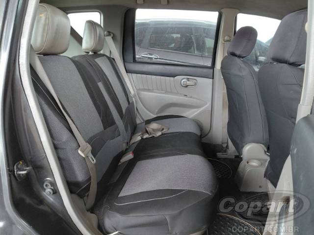 2011 NISSAN LIVINA 