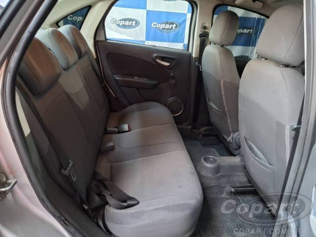 2016 FIAT GRAND SIENA 