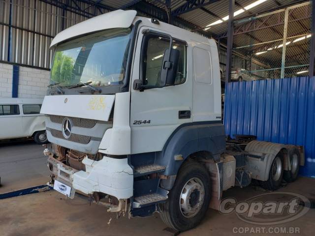 2013 MERCEDES BENZ AXOR 