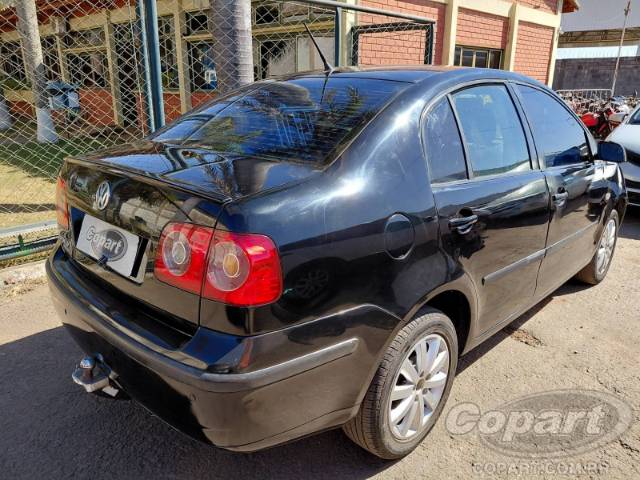 2009 VOLKSWAGEN POLO SEDAN 