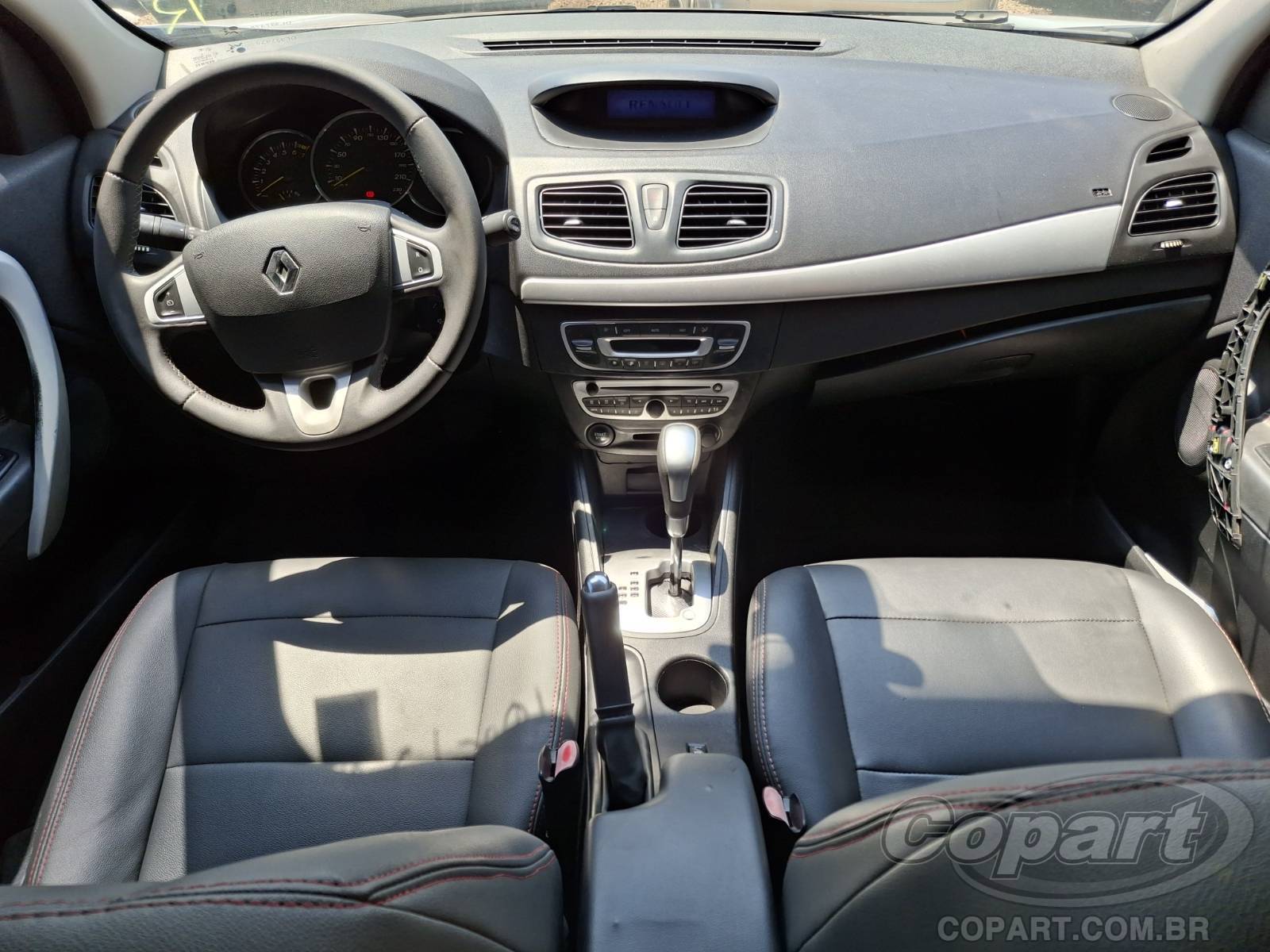 Foto 9 de 10: 2013 RENAULT FLUENCE