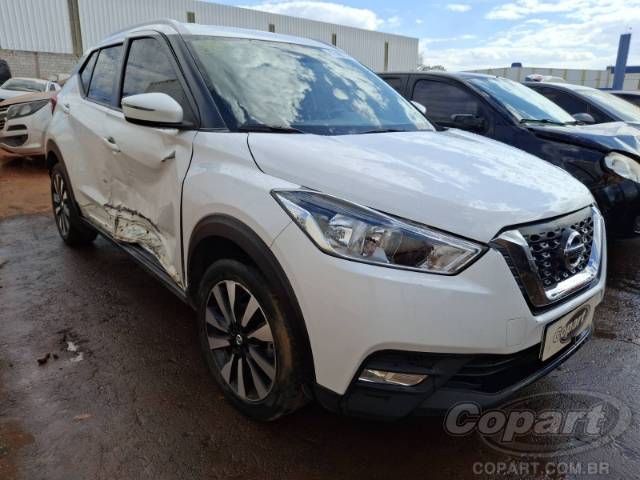 2017 NISSAN KICKS 