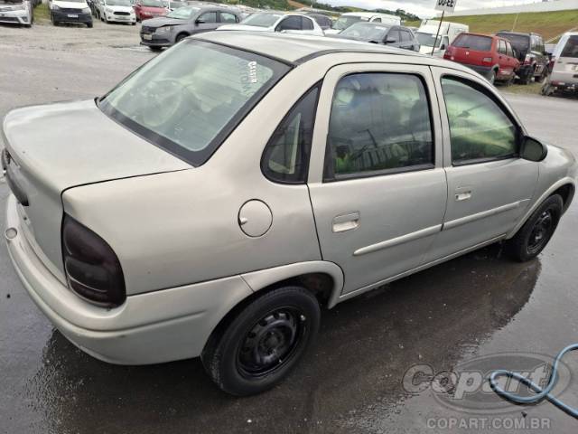 2004 CHEVROLET CORSA SEDAN 