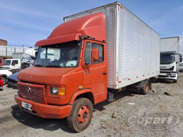 2002 MERCEDES BENZ 710 