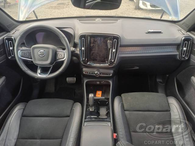 2022 VOLVO XC40 