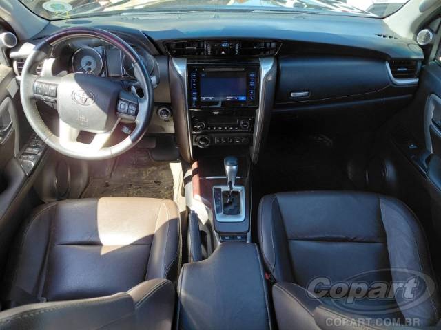 2017 TOYOTA HILUX SW4 