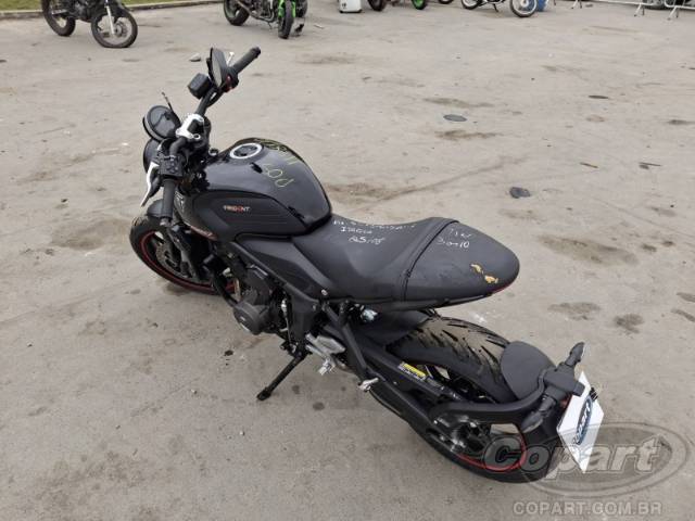 2025 TRIUMPH TRIDENT 