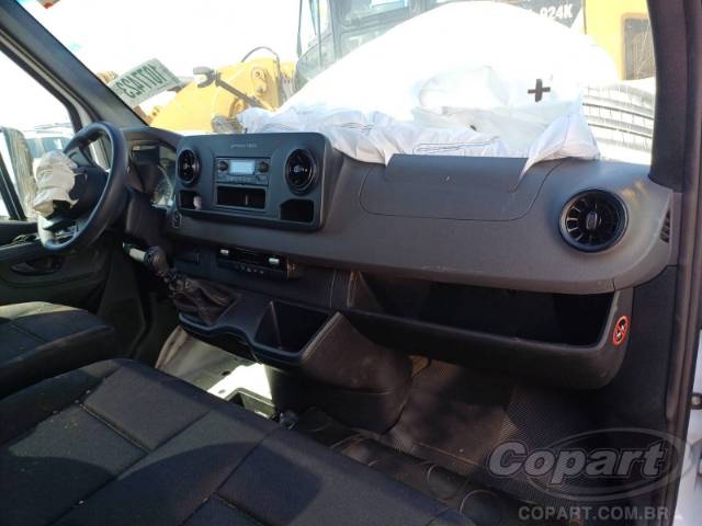 2025 MERCEDES BENZ SPRINTER TRUCK 