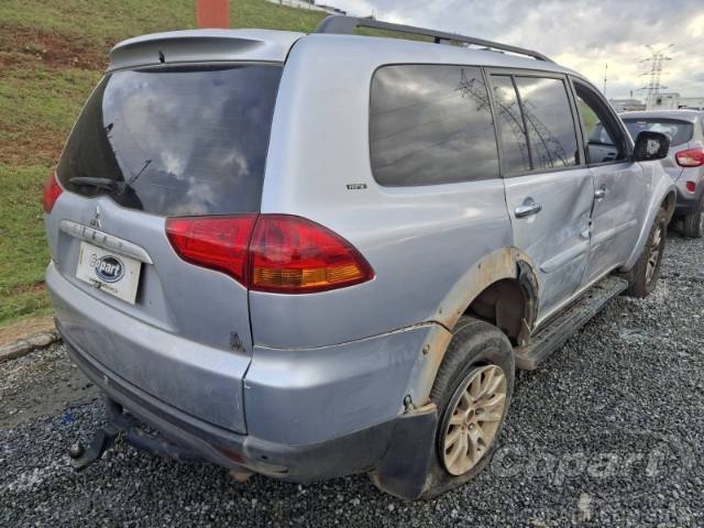2010 MITSUBISHI PAJERO DAKAR 