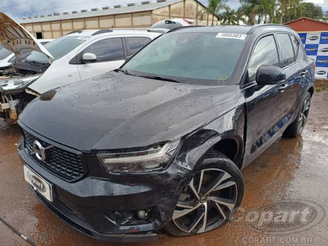 2021 VOLVO XC40 