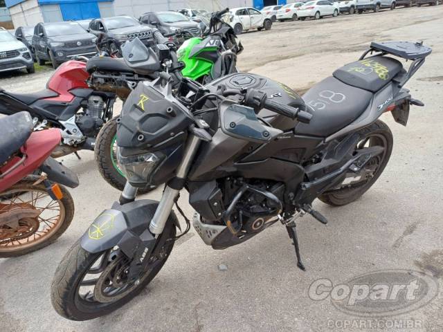2025 BAJAJ DOMINAR 