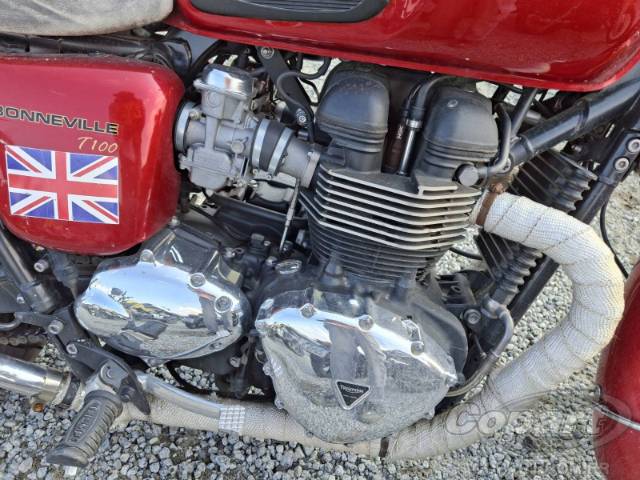 2013 TRIUMPH BONNEVILLE 