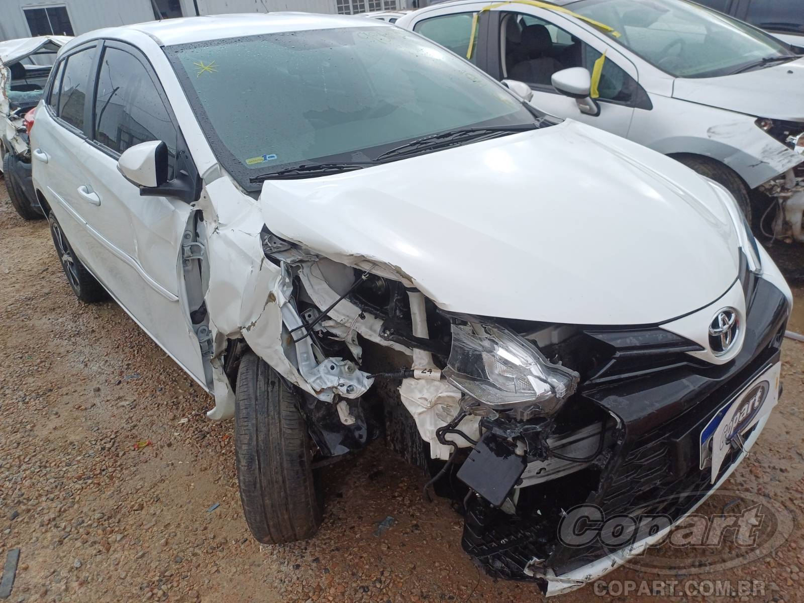 Veículo Toyota Yaris Toyota Yaris XL 1.5 16V Dual VVT-i 2023 Colisão Média Monta 2023 em leilão