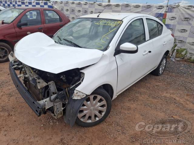 2017 NISSAN VERSA 