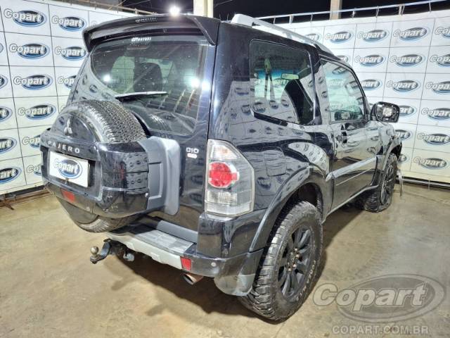 2011 MITSUBISHI PAJERO FULL 