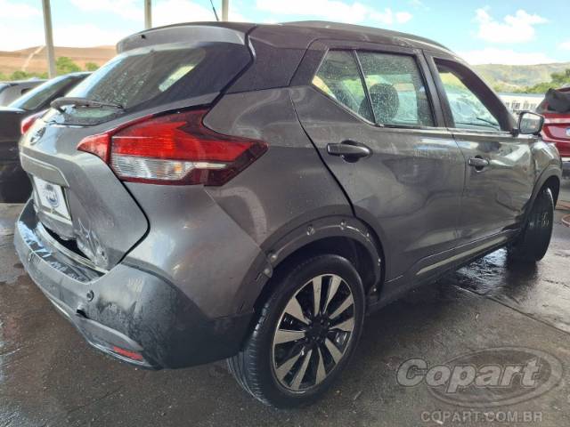 2017 NISSAN KICKS 