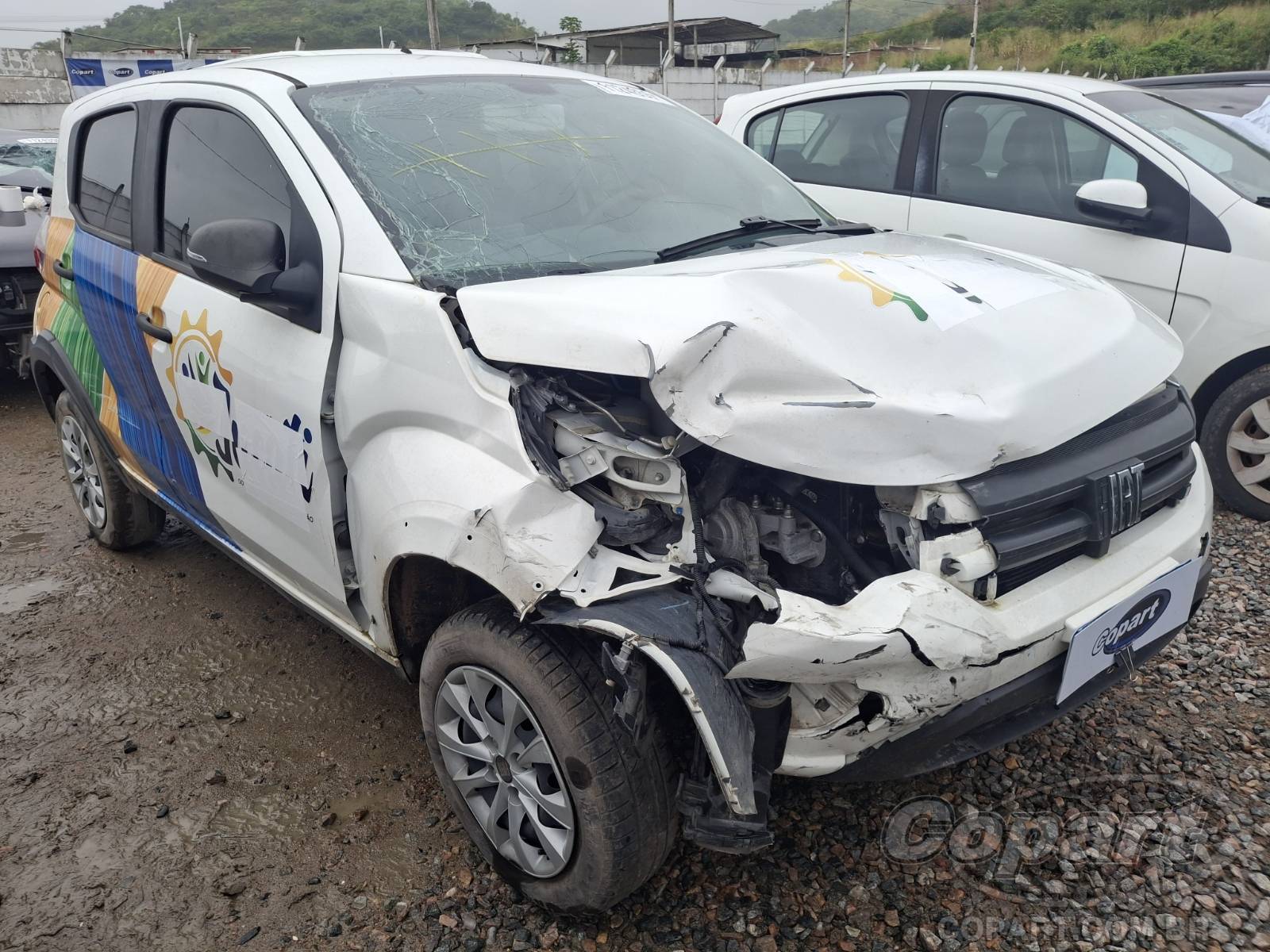 Fiat Mobi Like 1.0 Fire 2024 Colisão