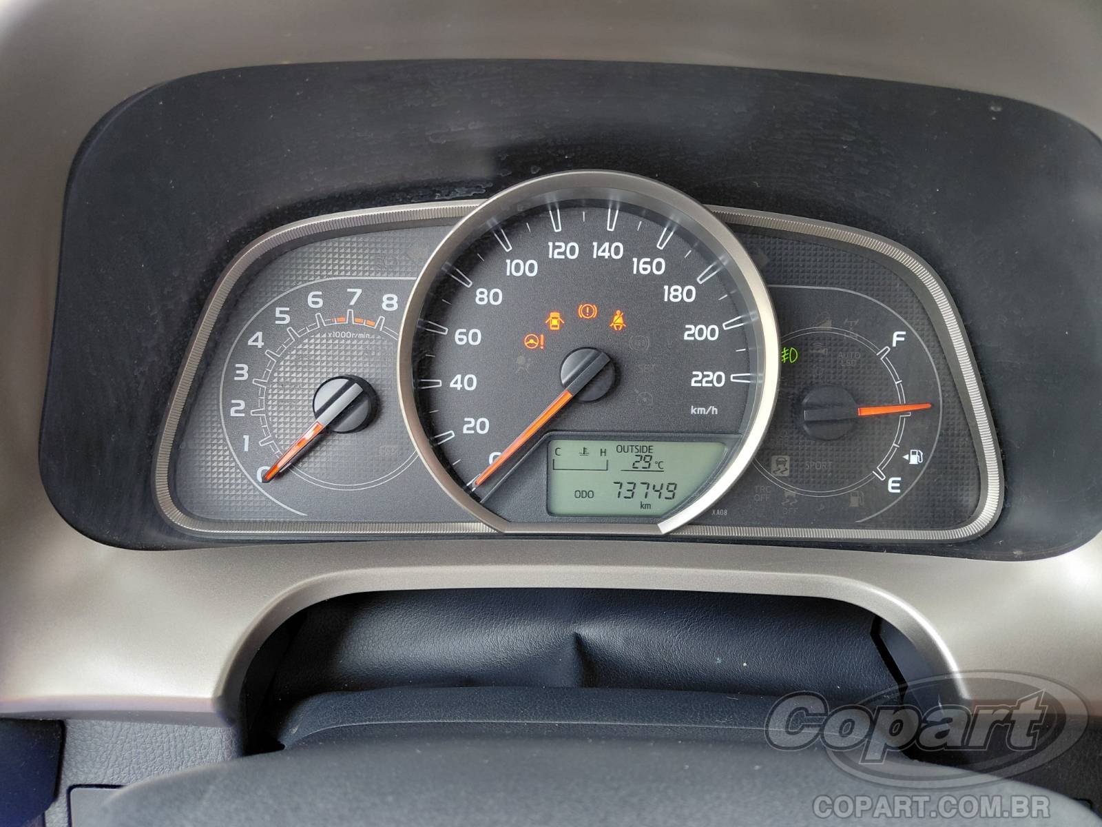 Foto 8 de 10: 2015 TOYOTA RAV4