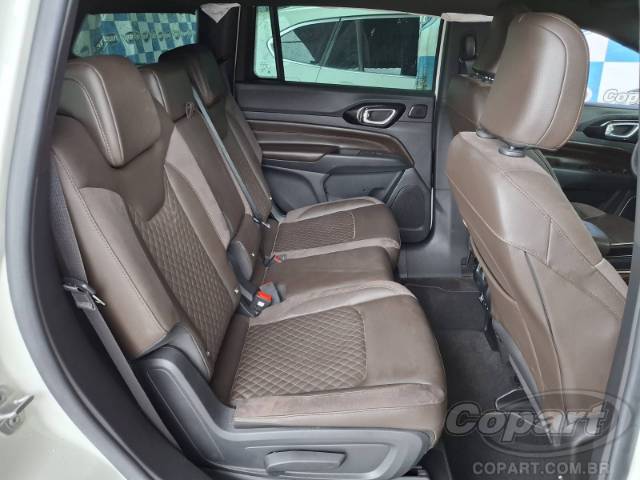 2025 JEEP COMMANDER 
