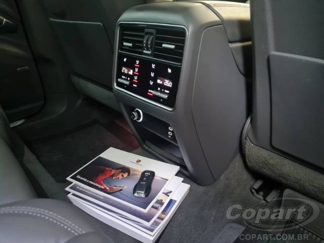 2023 PORSCHE CAYENNE 