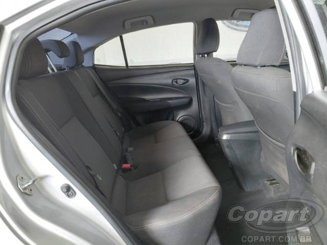 2025 TOYOTA YARIS SEDA 