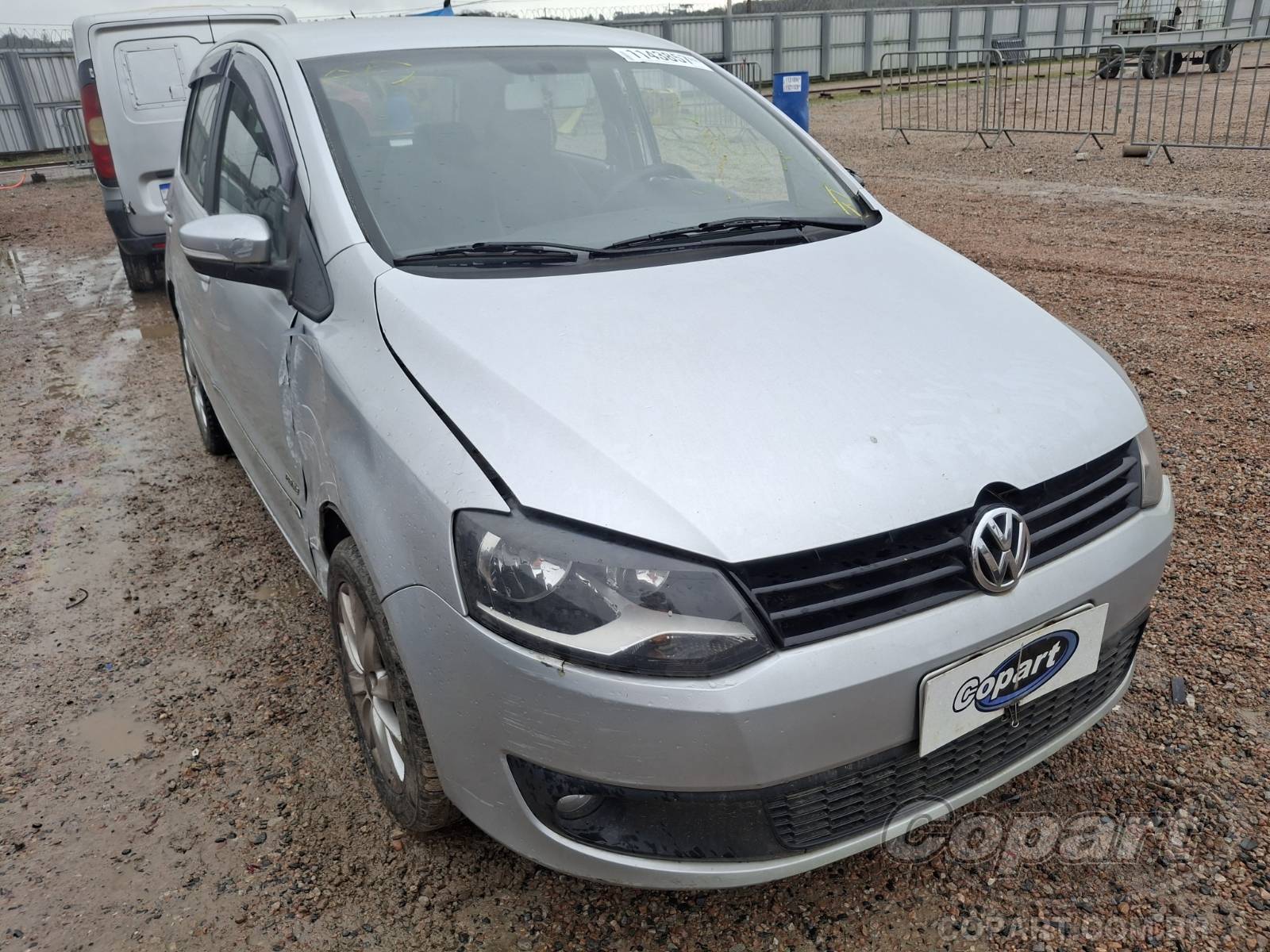 Veículo VW - VolksWagen Fox Volkswagen Fox 1.6 Total Flex 2011 Lateral 2011 em leilão