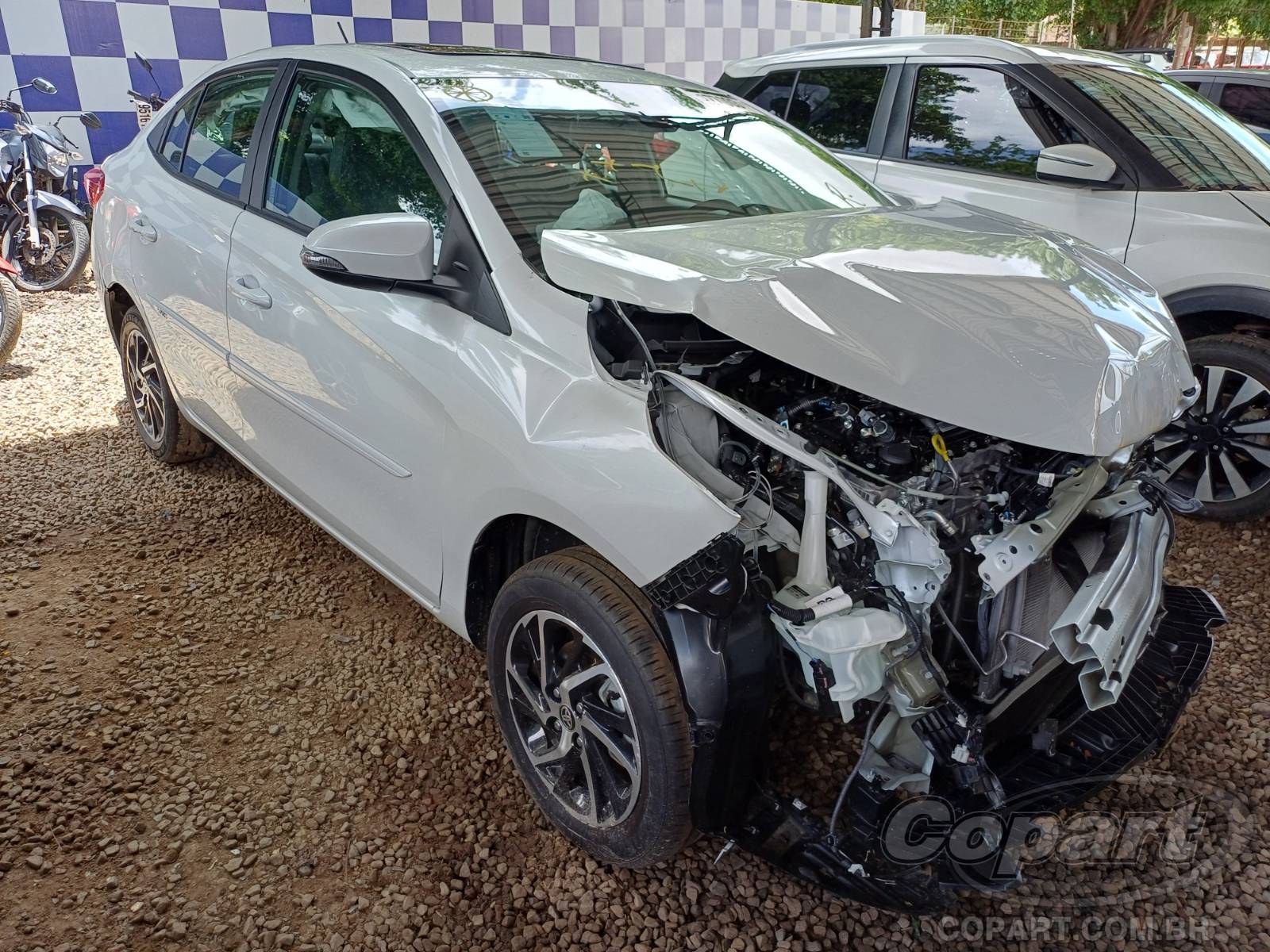 Toyota Yaris Seda XLS 1.5 16V Dual VVT-i 2024 Colisão Média Monta