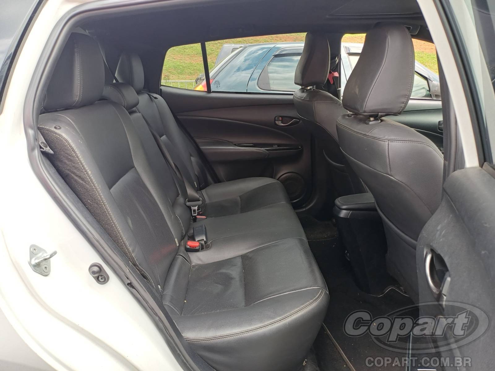 Foto 6 de 11: 2023 TOYOTA YARIS