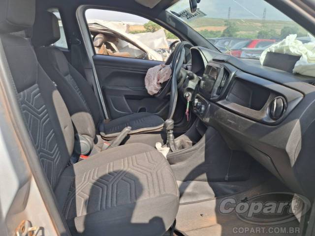 2025 FIAT STRADA 