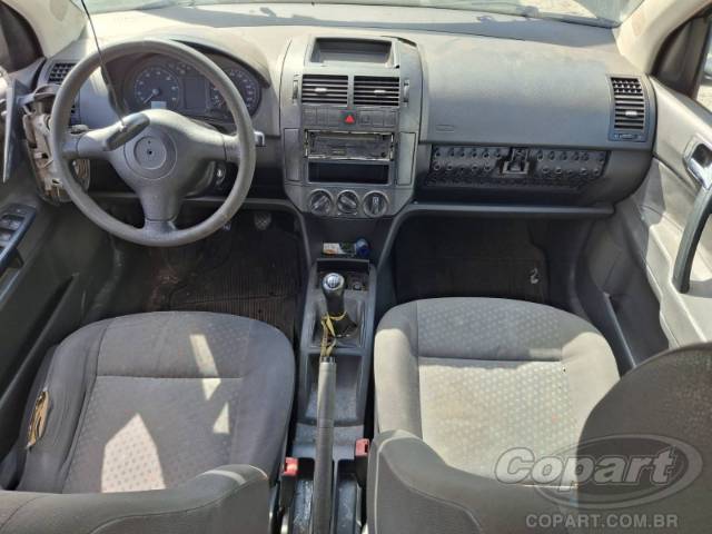 2005 VOLKSWAGEN POLO SEDAN 