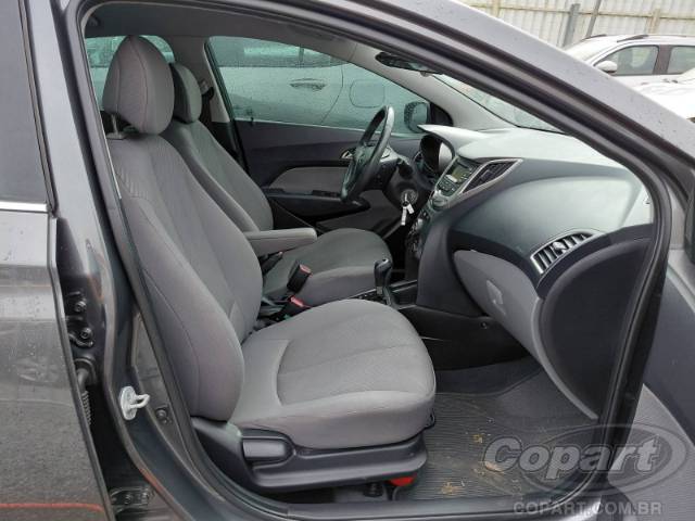 2014 HYUNDAI HB20S 