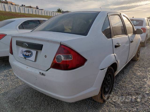 2006 FORD FIESTA SEDAN 