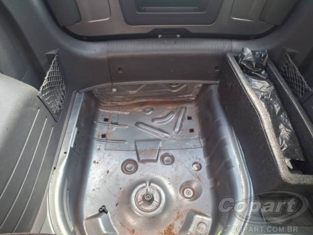 2011 VOLKSWAGEN SPACEFOX 