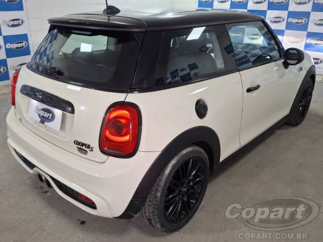 2016 MINI COOPER 
