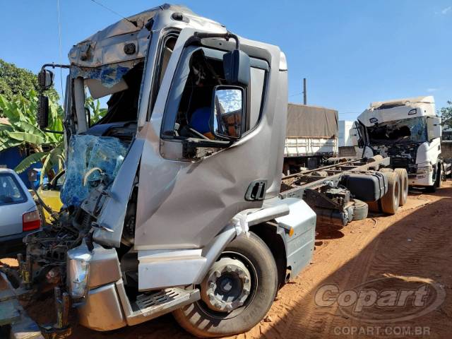 2020 VOLVO VM 