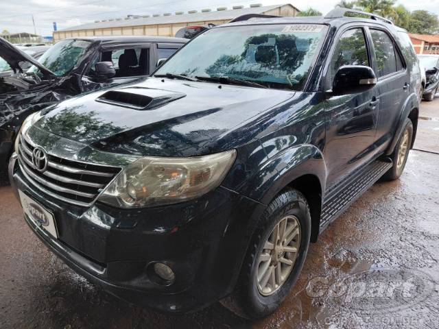 2013 TOYOTA HILUX SW4 