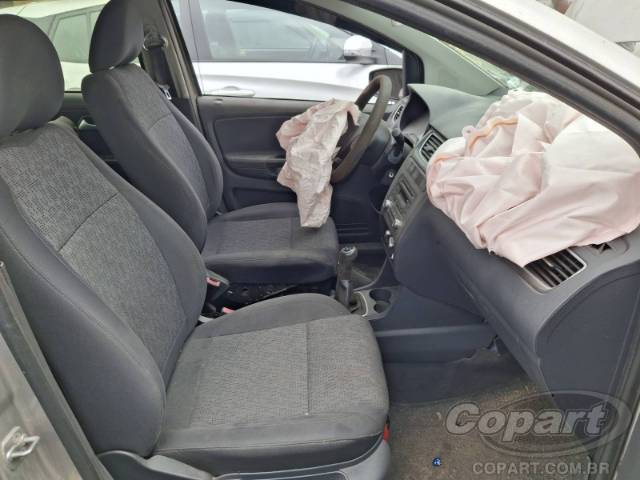 2013 VOLKSWAGEN FOX 