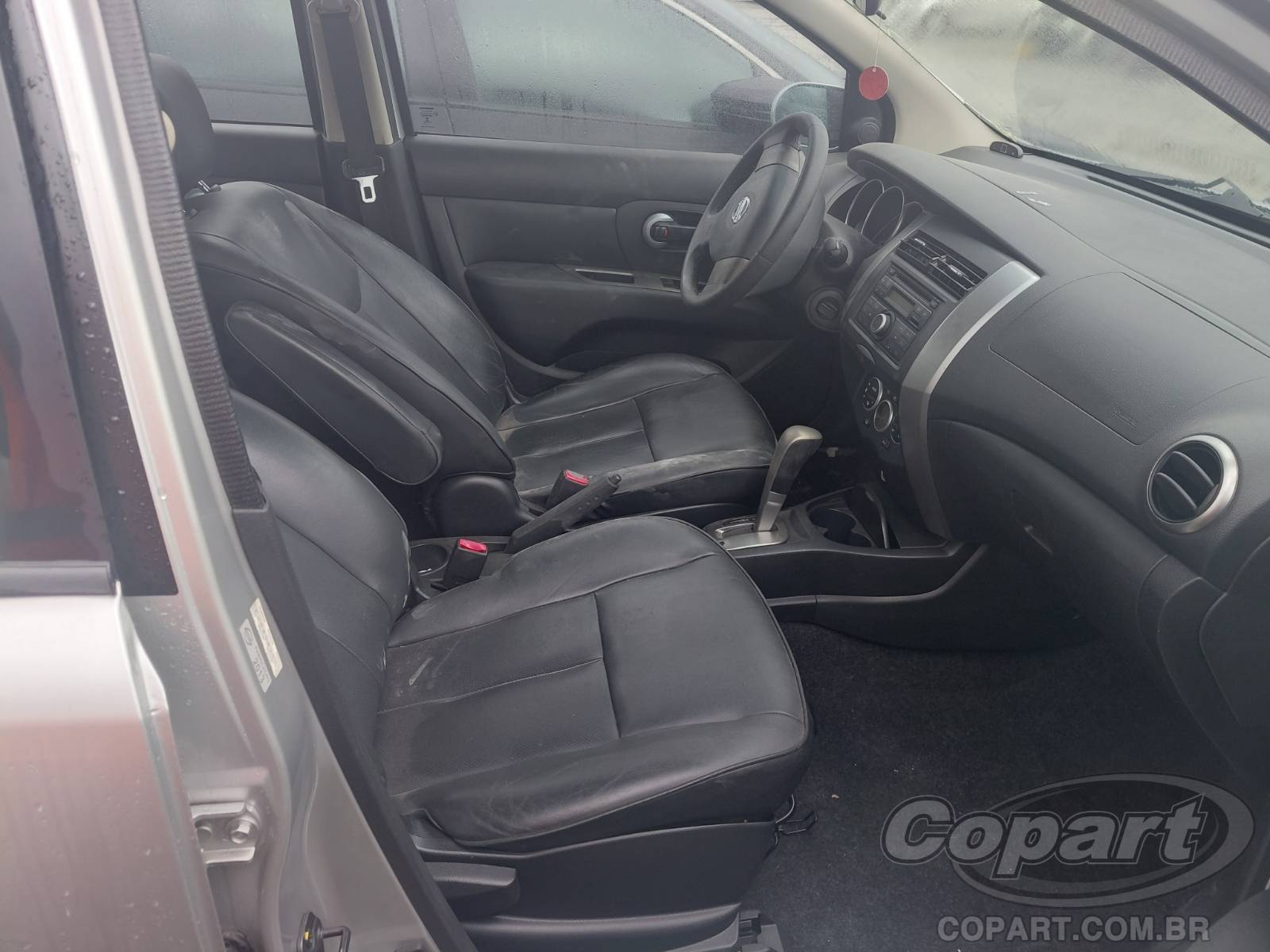 2014 NISSAN LIVINA — foto 5 de 10