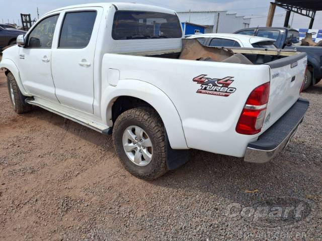2015 TOYOTA HILUX CD 