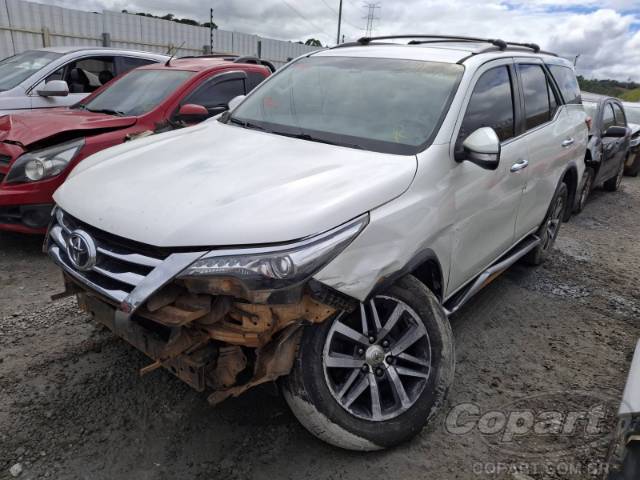 2017 TOYOTA HILUX SW4 