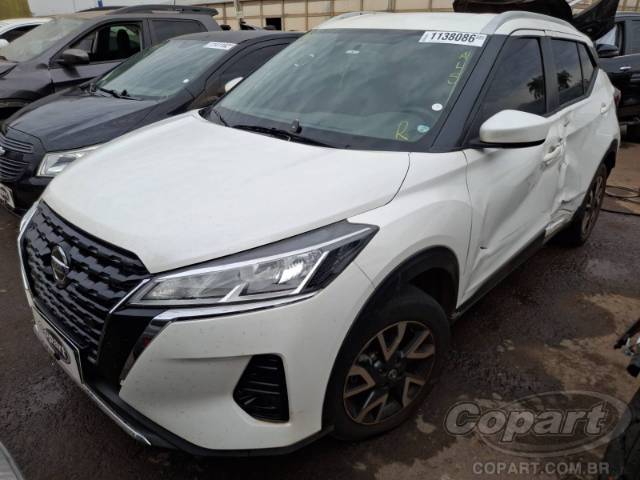 2022 NISSAN KICKS 