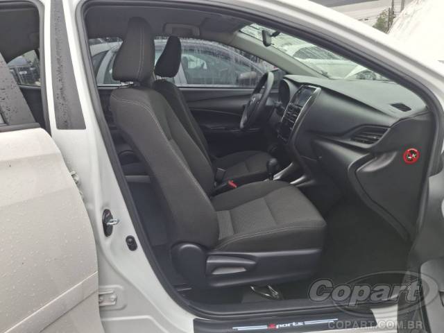 2024 TOYOTA YARIS SEDA 