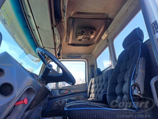 2000 MERCEDES BENZ 1218 