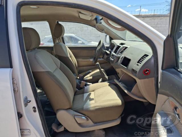 2013 TOYOTA HILUX SW4 