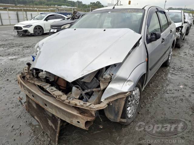 2003 FORD FOCUS SEDAN 