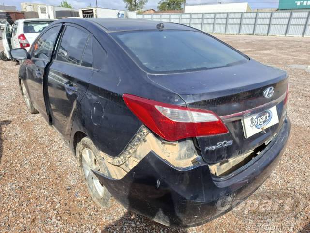 2014 HYUNDAI HB20S 